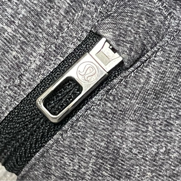 Lululemon T.H.E. Short Gray Mens Large Linerless Inseam 8" Drawstring Sz L - Picture 4 of 9